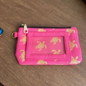 Cute wristlet gently used in like new condition